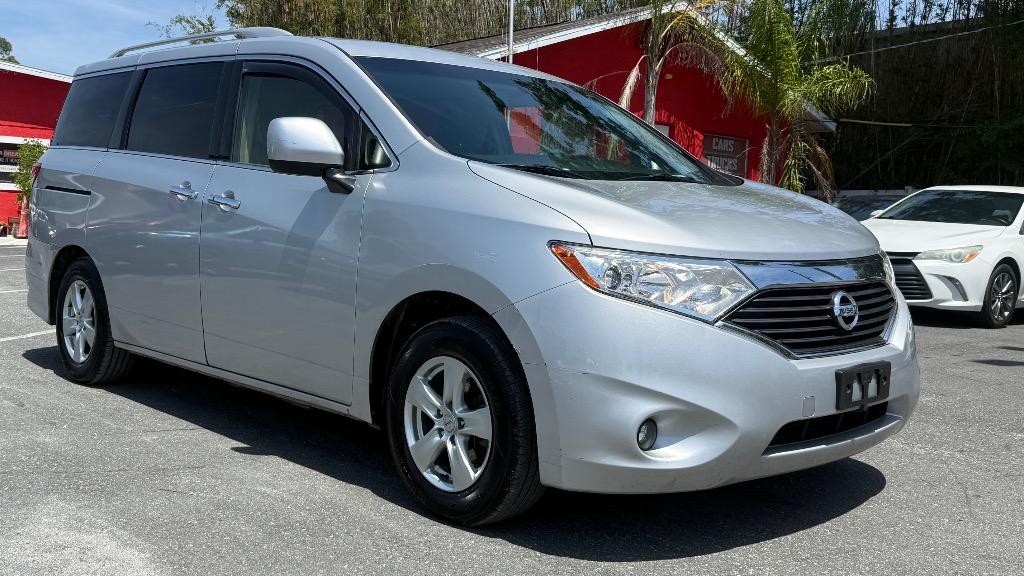 2017 Nissan Quest's photo