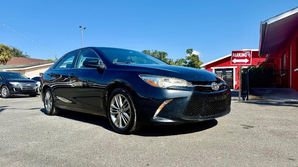 2016 Toyota Camry Special Edition's photo