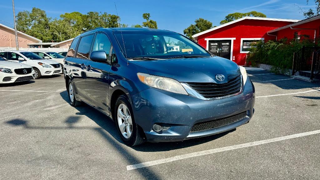 2013 Toyota Sienna LE