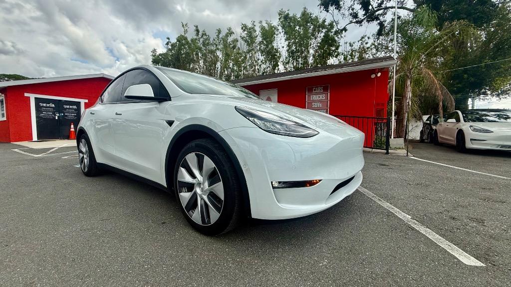 2021 Tesla Model Y Long Range's photo