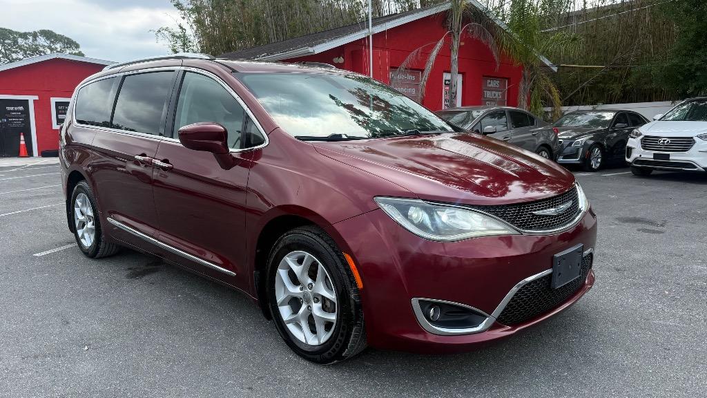 2017 Chrysler Pacifica Touring-L Plus's photo